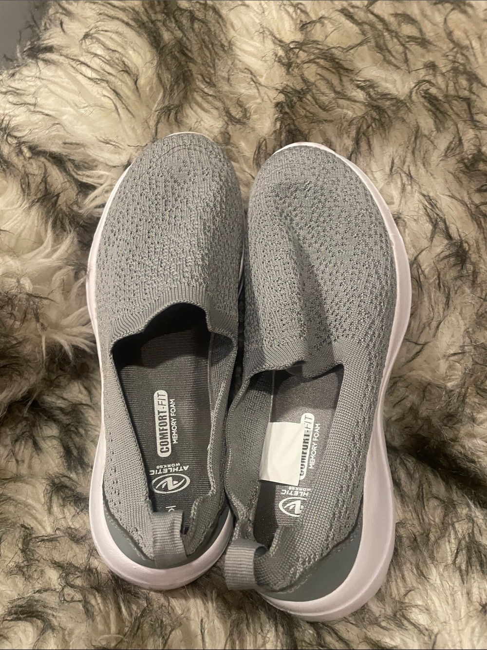Athletic Works Women's Slip-On Knit Sneakers in Gray and White Sz 7 SB4 - Picture 2 of 4